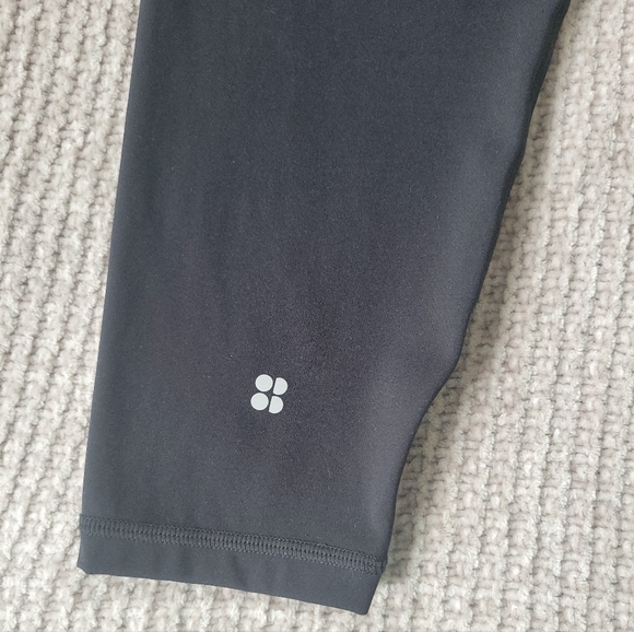 SWEATY BETTY 12 - Picture 13 of 15